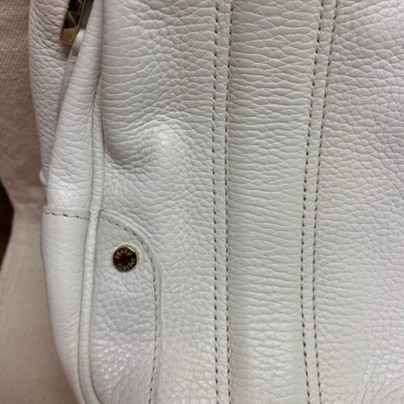 Charles David white pebble leather handbag with dustbag - Picture 10 of 16